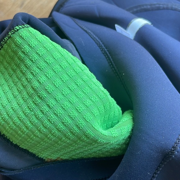 Patagonia R1 Yulex Wetsuit Women’s Size 4 - Picture 8 of 15